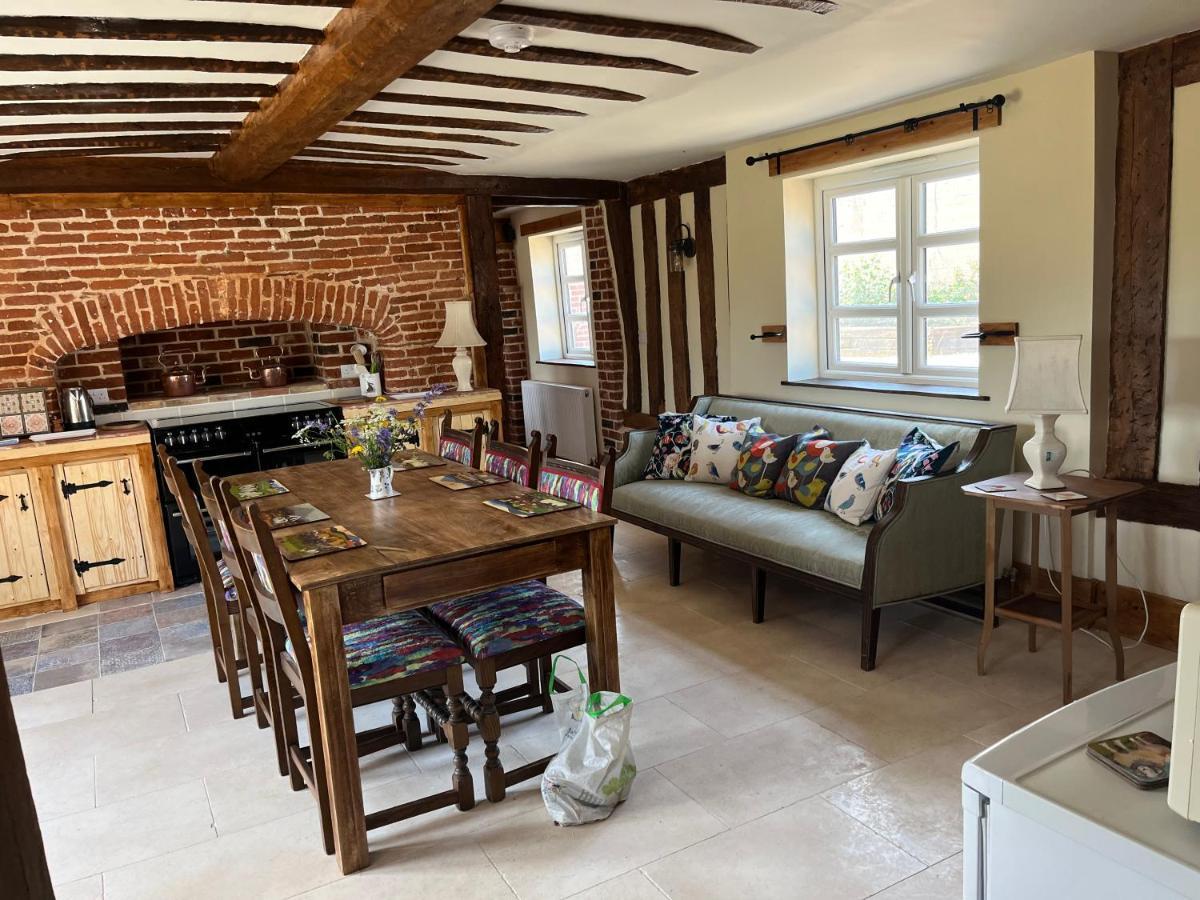 A Newly Renovated, Cosy Escape In The Beautiful Shepherd'S Cottage Dereham Esterno foto